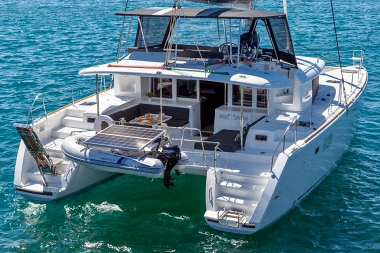Катамаран Lagoon 40-45
